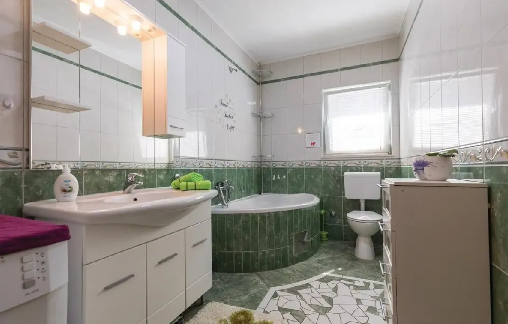 Nice Home in Bacinska Jezera With Wifi and 3 Bedrooms