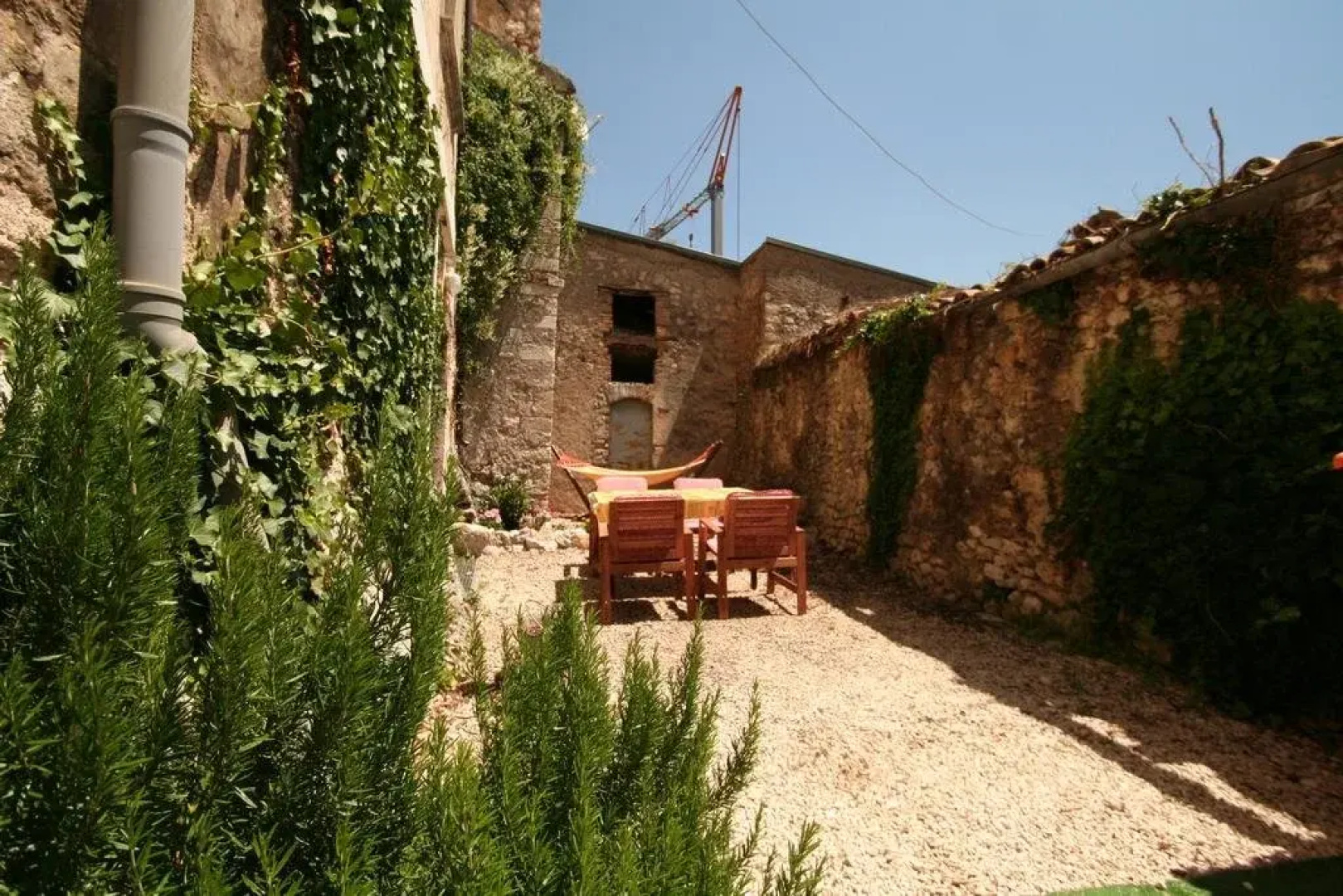 Sotto Il Castello