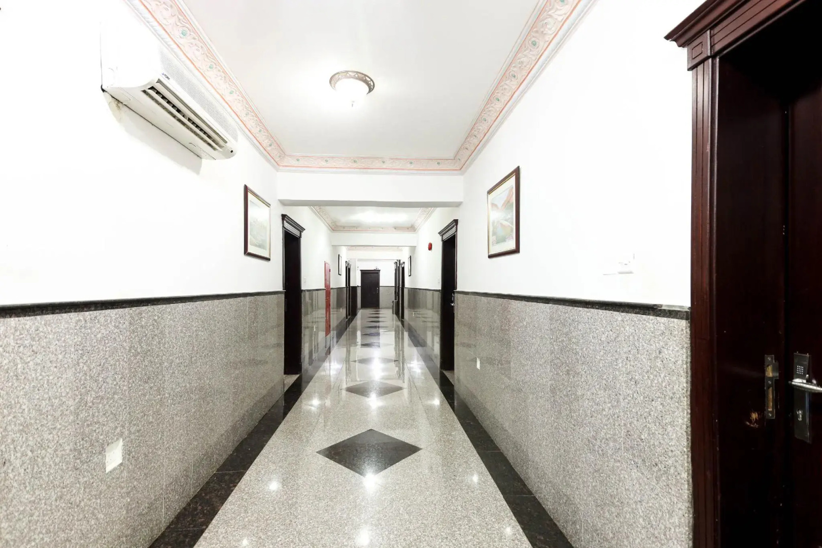 OYO 125 Manam Sohar Hotel Apartments