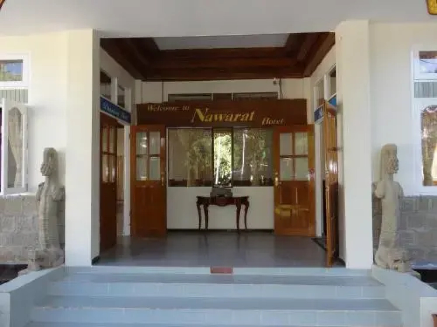Mrauk Oo Nawarat Hotel
