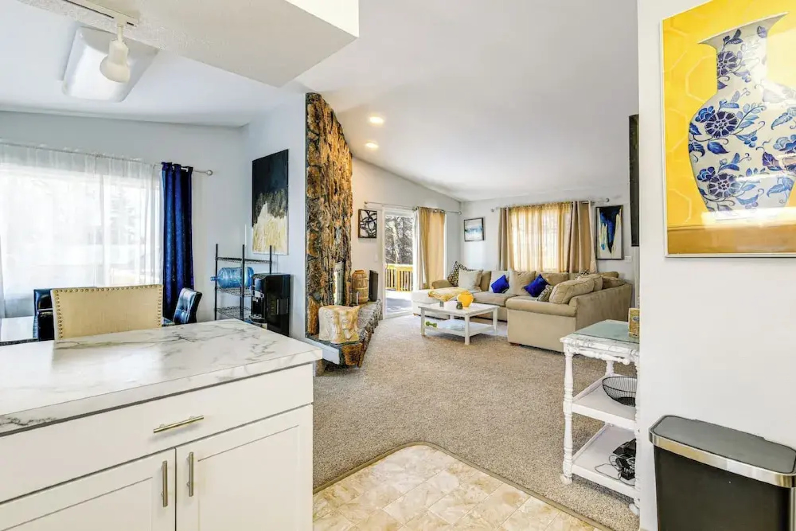 3 Mi to Dtwn: Apt w/ Shared Sauna in Anchorage