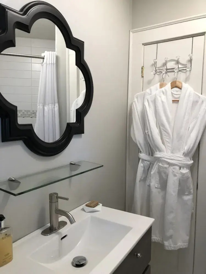 The Lake House Bed & Breakfast