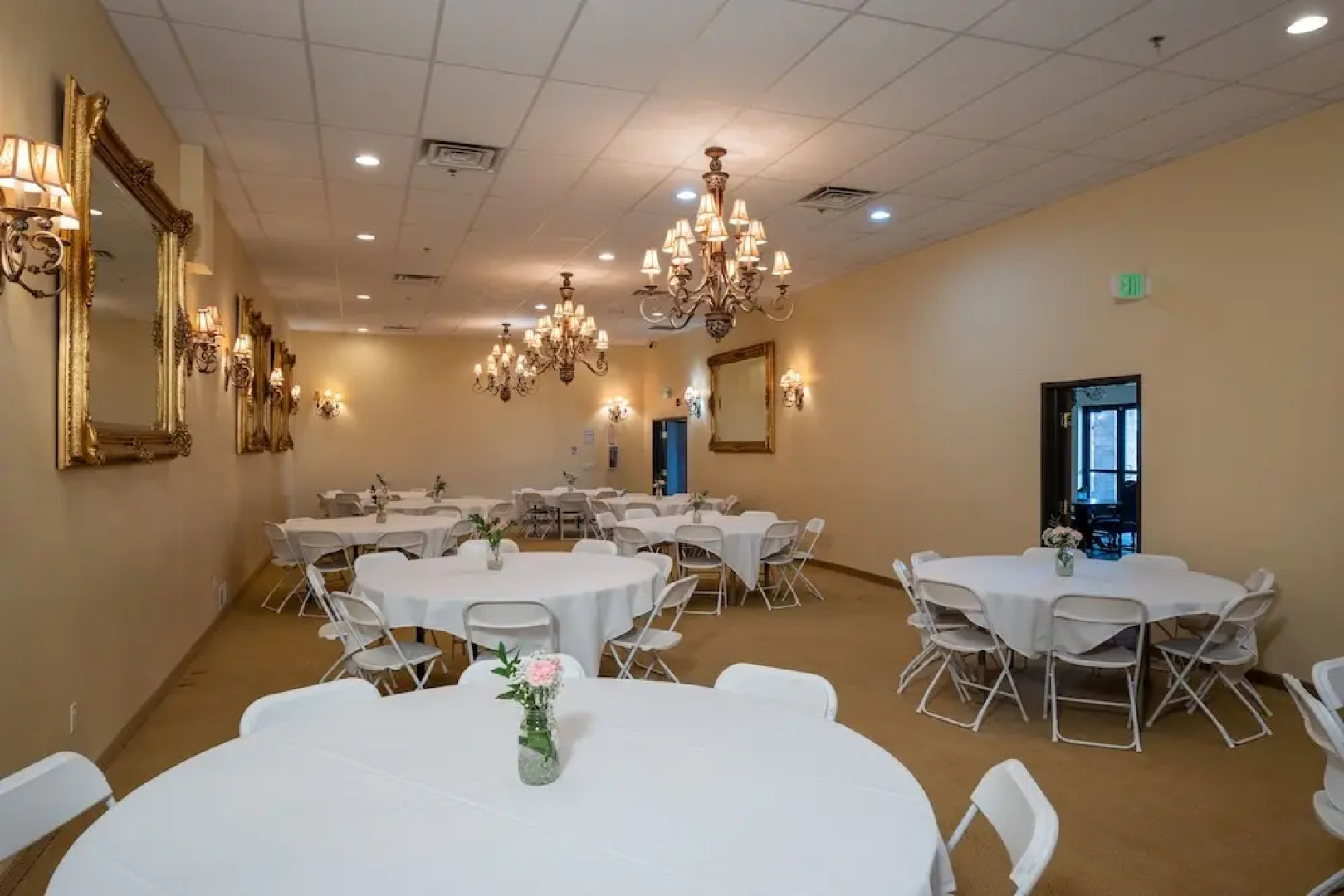 Silverland Inn and Suites