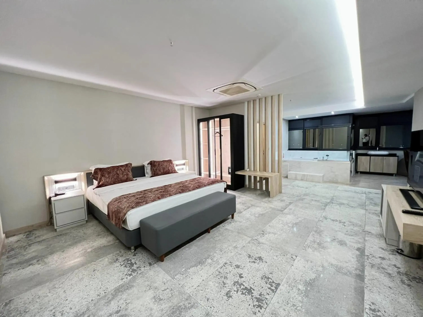Life Point Hotel