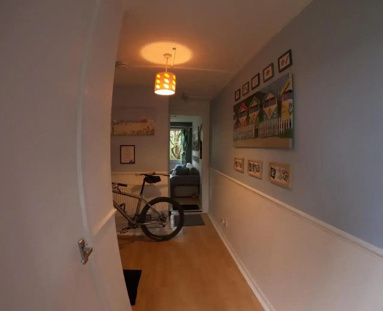 Hampton House Bookinn