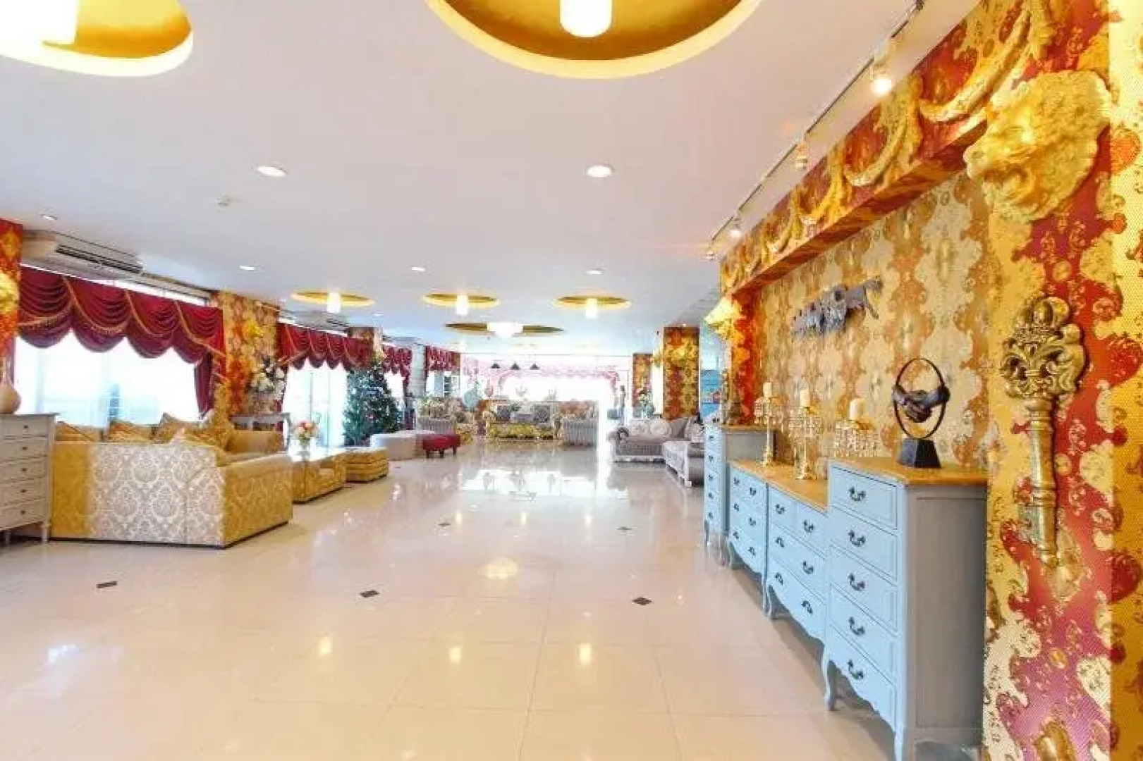 Grand Holiday Residence