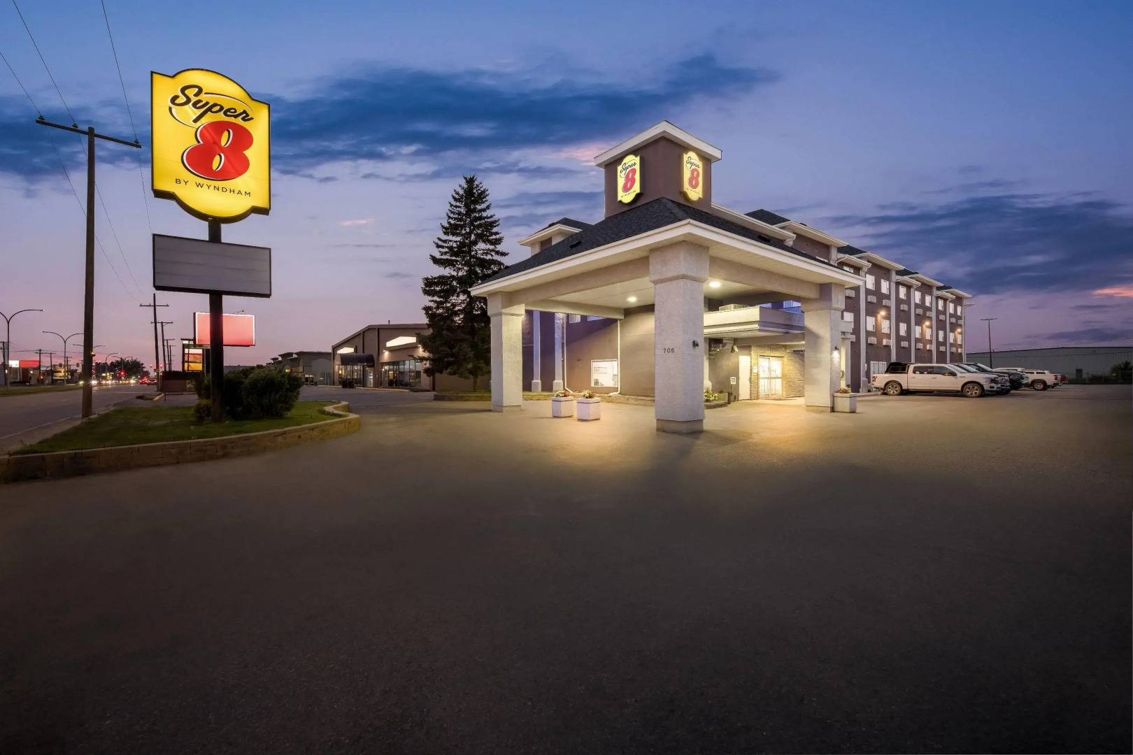 Super 8 by Wyndham Saskatoon Near Saskatoon Airport