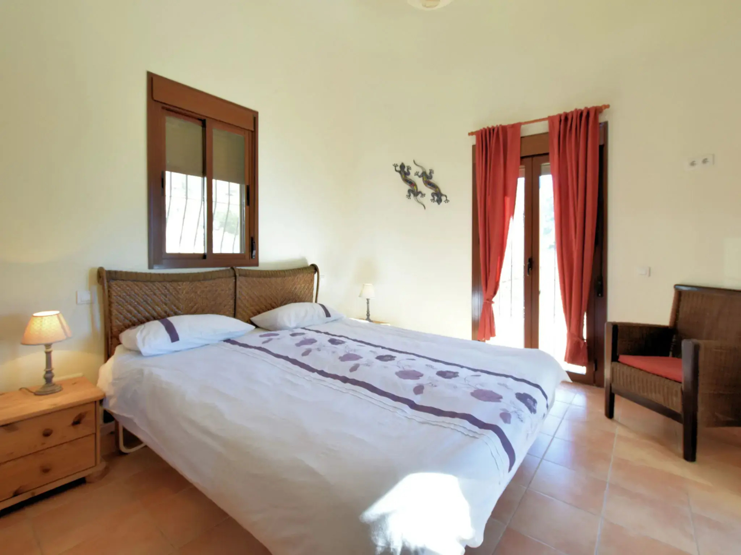 Comfortable luxury villa with private swimming pool and sea view