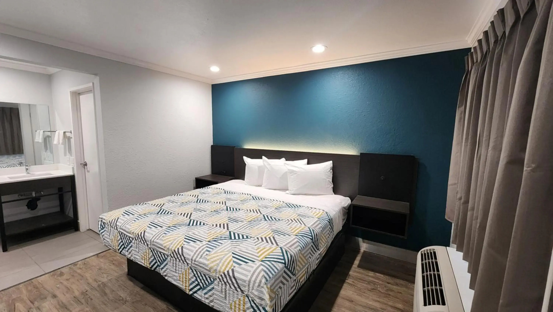 Studio 6 Suites San Ysidro, CA -San Diego South Bay