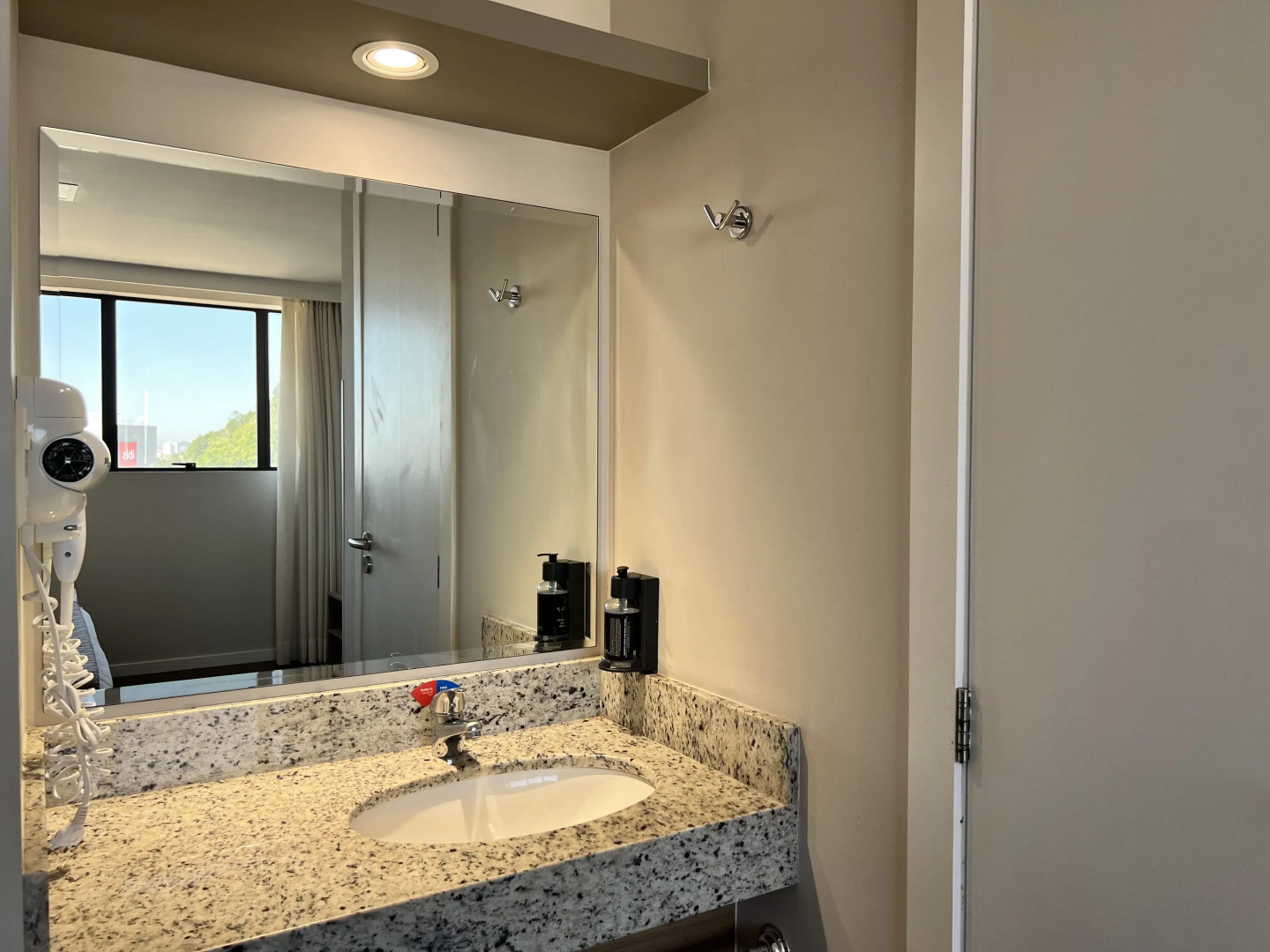 Innovare Slim Hotel Itajaí