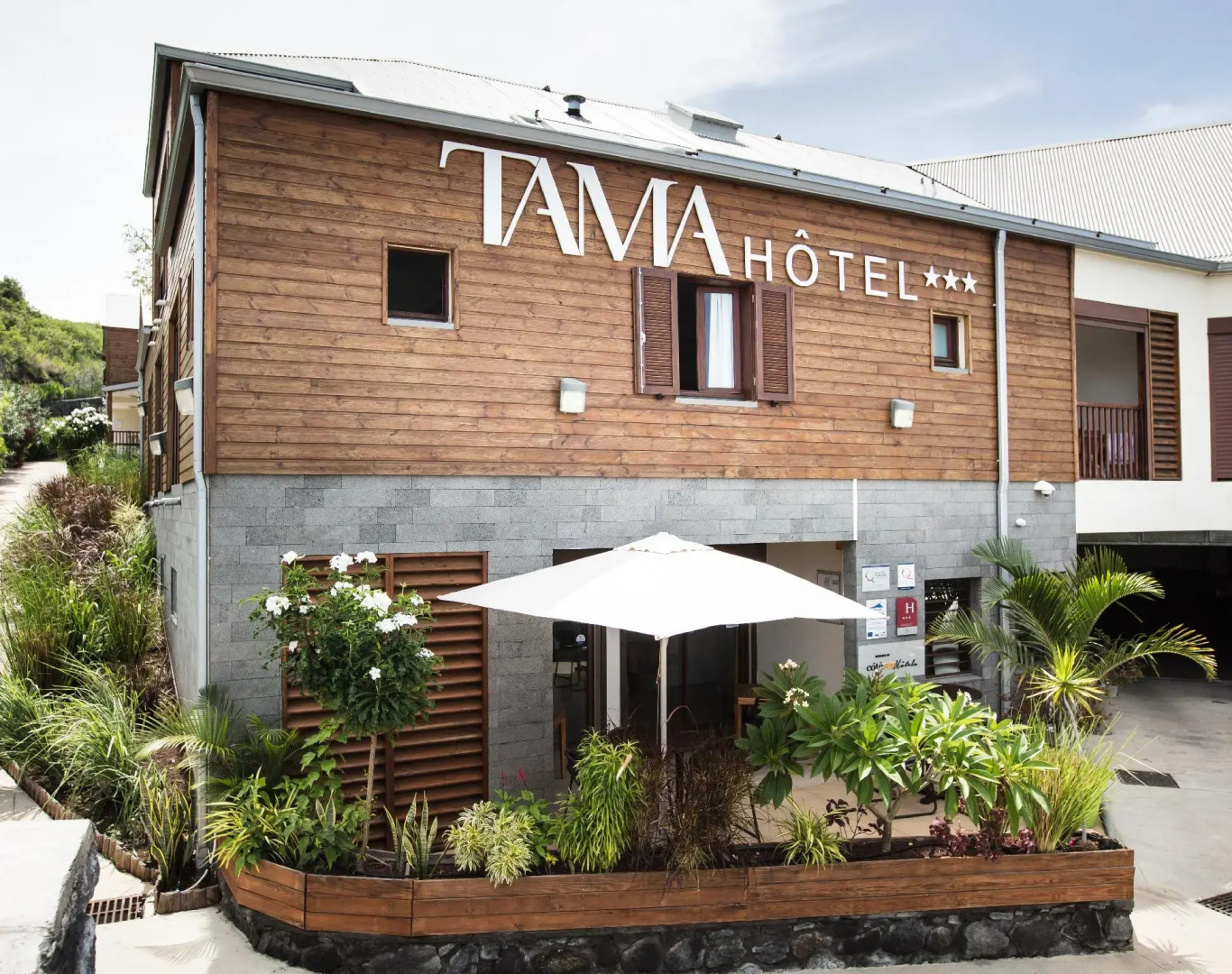 TAMA Hôtel