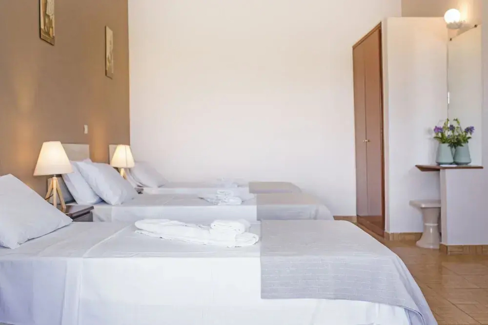 Nikolouzos Sunny Estate