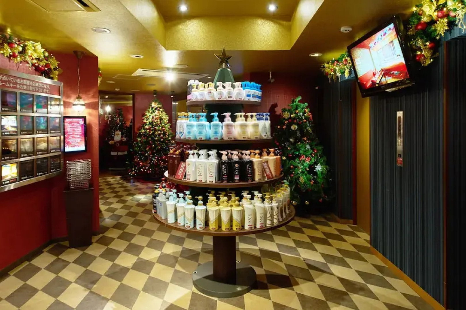 Hotel Blan Chapel Christmas Narita (Love Hotel)