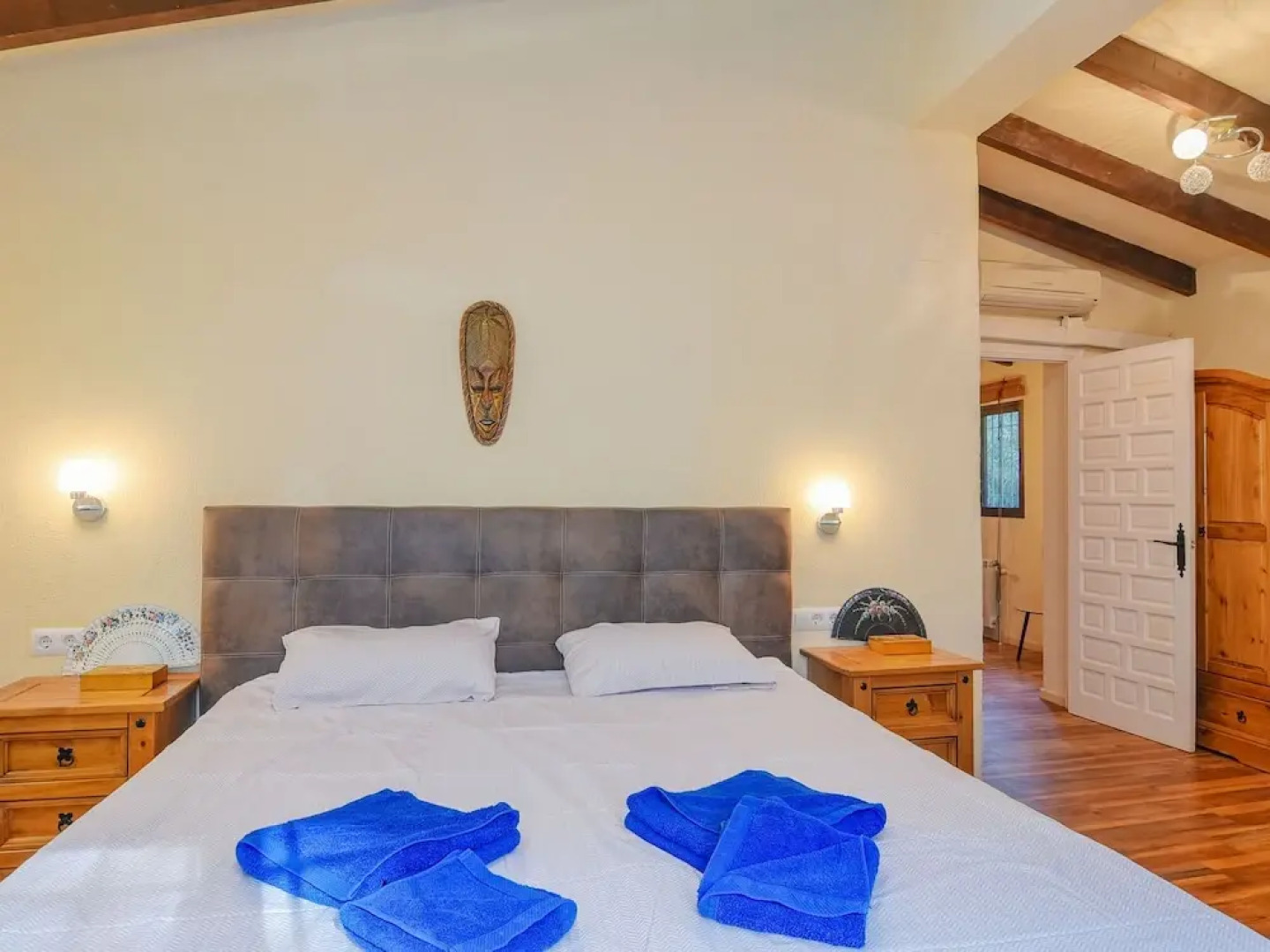 Beautiful 8-person Villa in Moraira, Near Centre, sea and Beach, Very Nicely Furnished