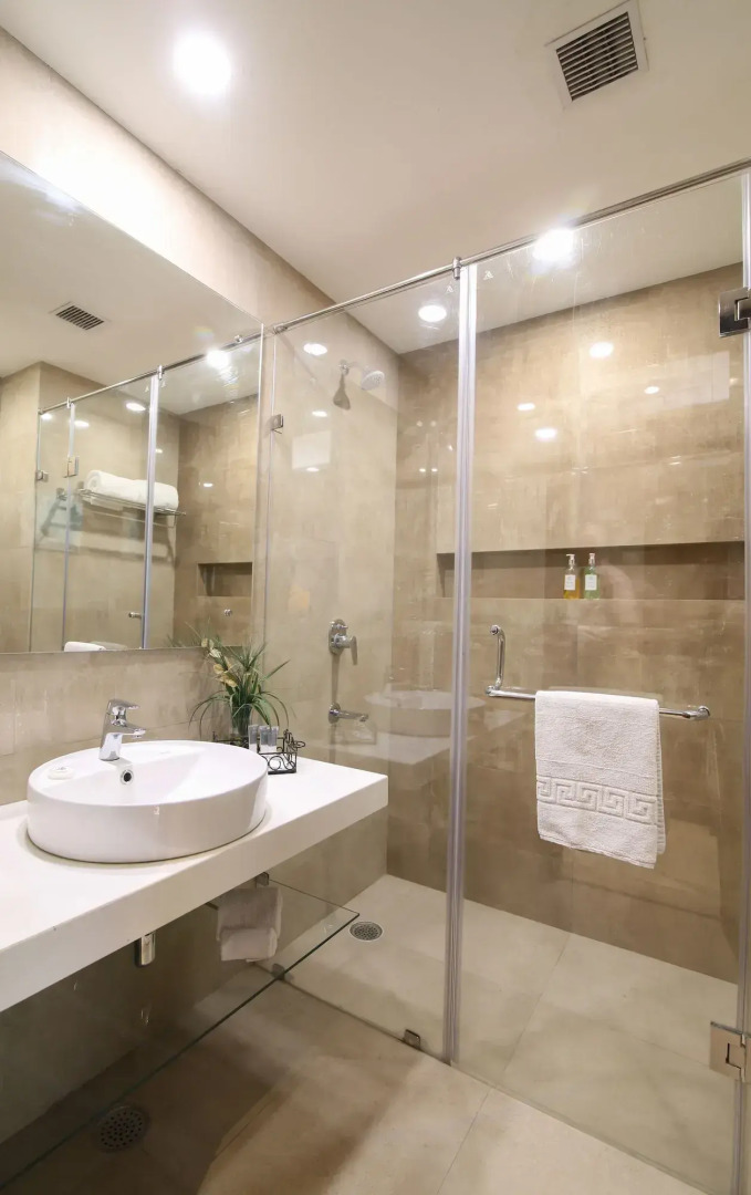 Kwality's Motel Shiraz