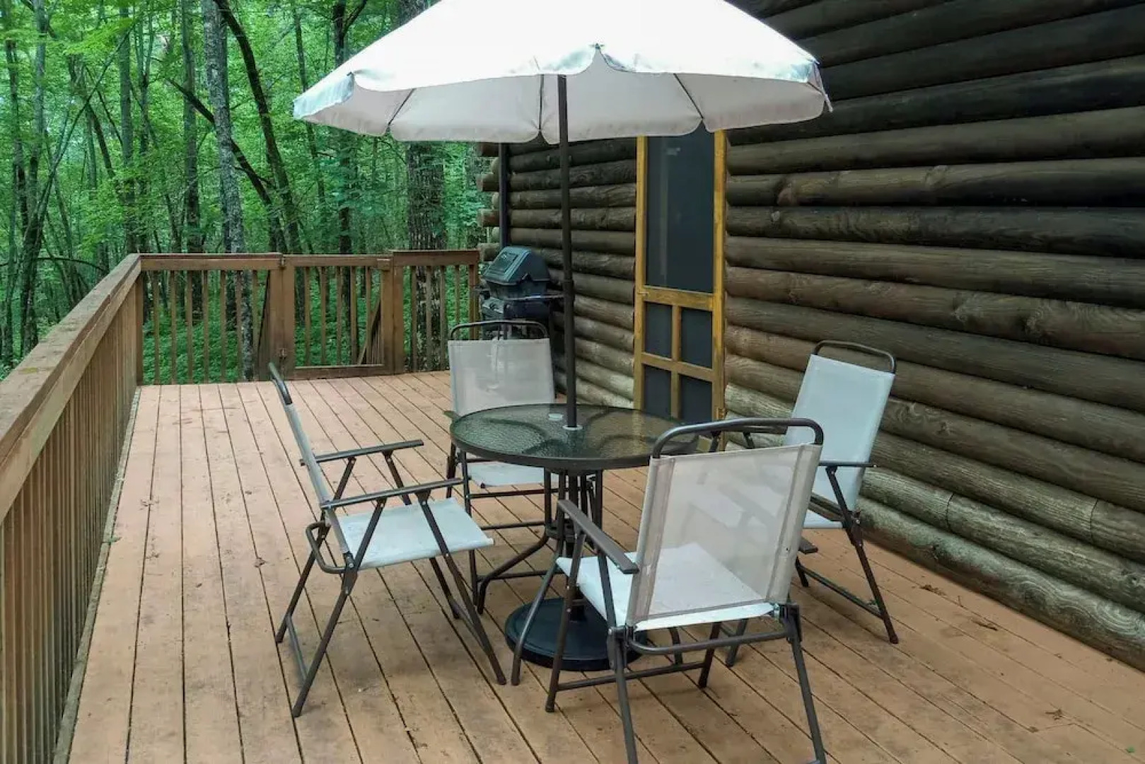 Serene Brevard Cabin ~ 7 Miles to State Forest!