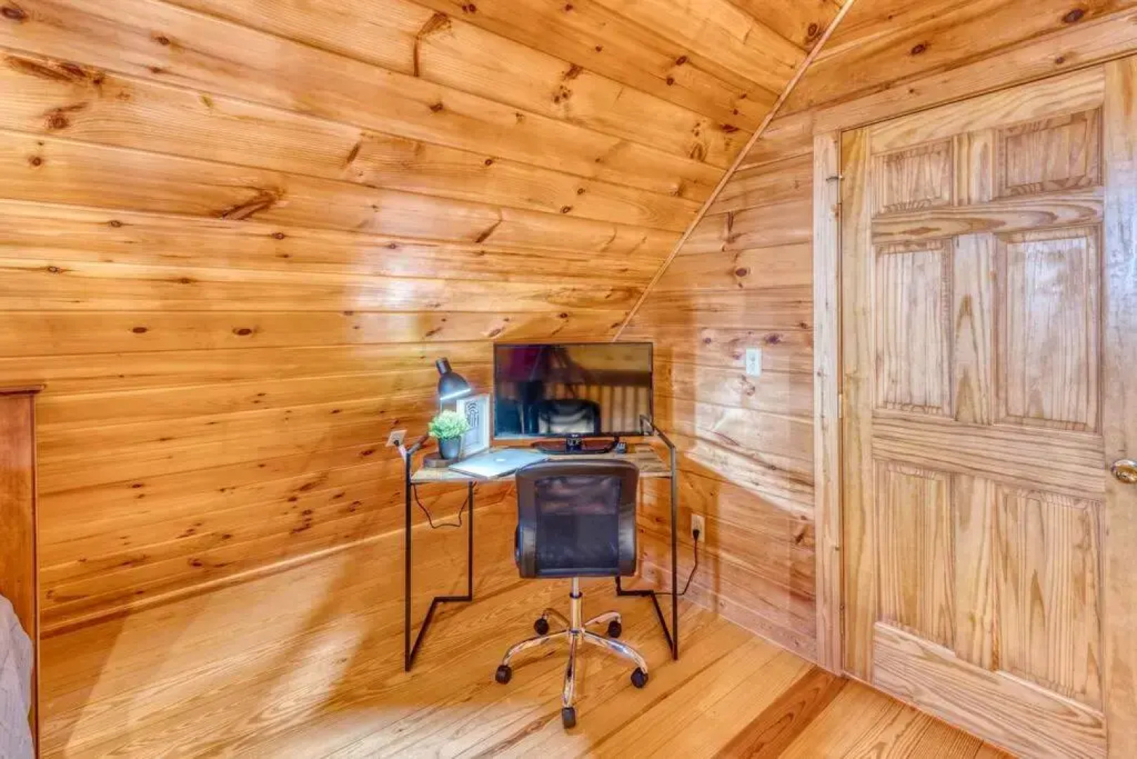 MTN Cabin Sleeps 10 - 5 Mins To Fishing & Camping