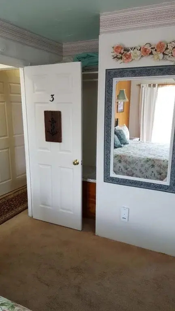 A Cape Cod Ocean Manor Inn