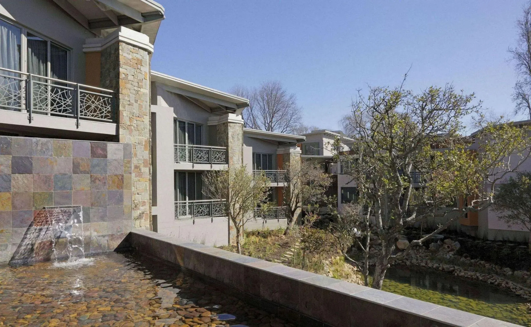 Seven Villa Hotel and Spa