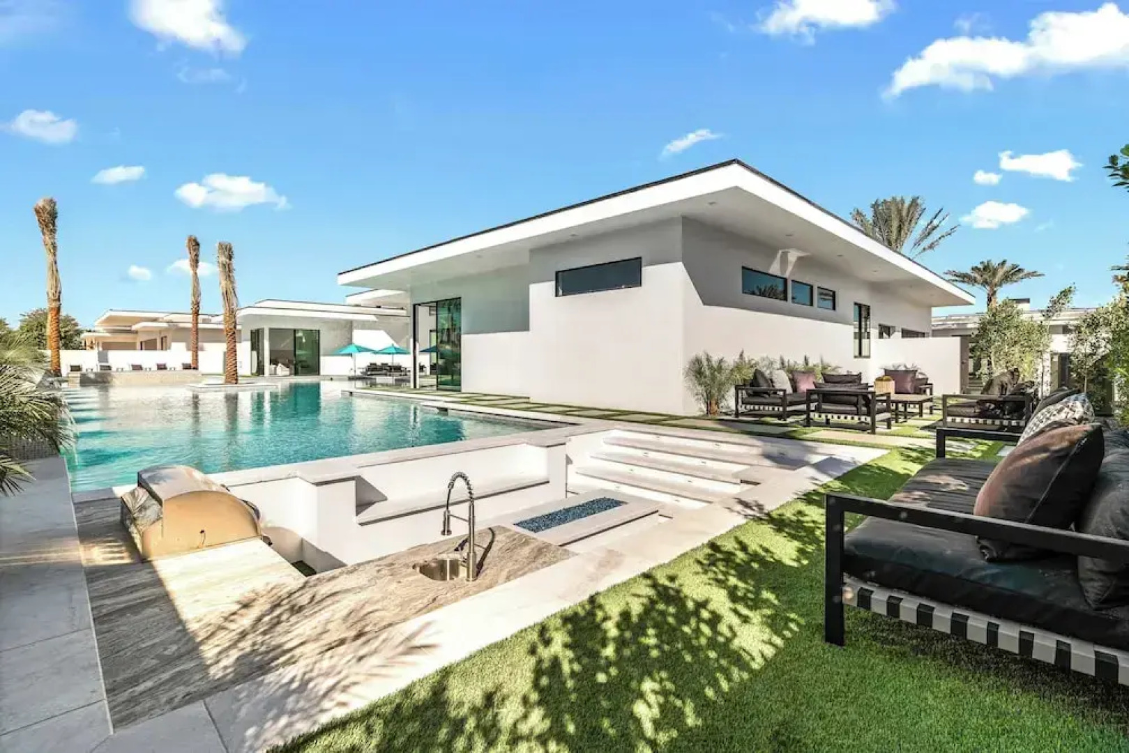 Sleeps 31 2 Luxury Villas w/ Pool + Spa, Putting Green Bravo by Avantstay