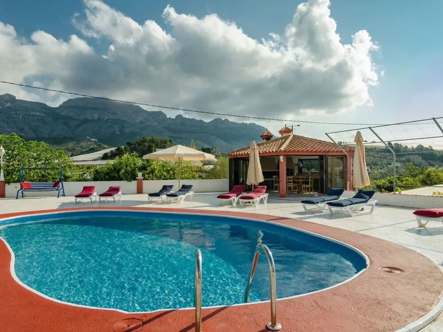 Detached Villa Private Pool, Large Terrace, Luxury Outside Kitchen Sleeping & Sitting Tower