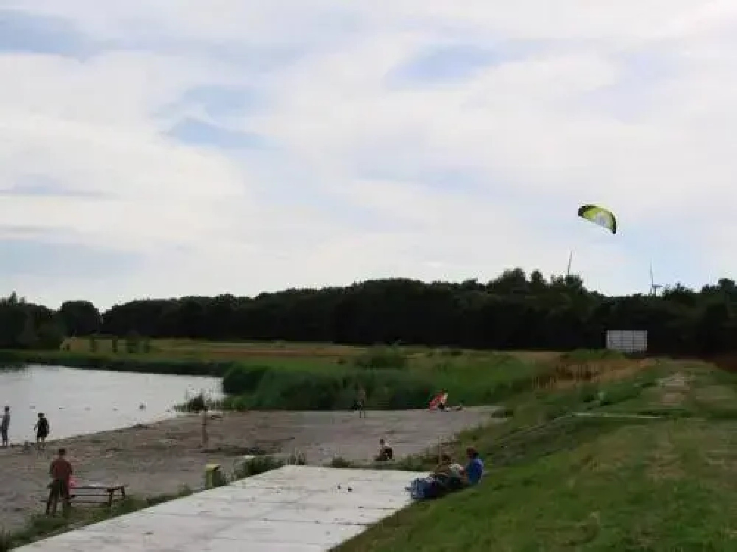 Bed & Kitchen Den Oever