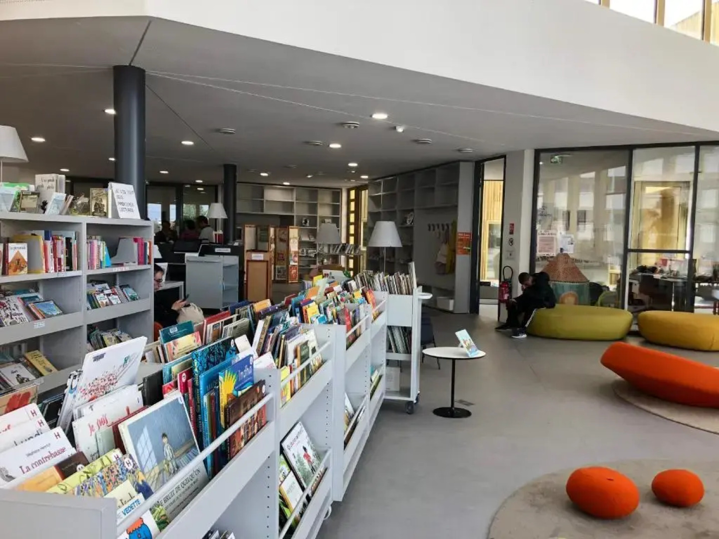 Une chambre chez moi,A guest room in my home,20mins to Paris