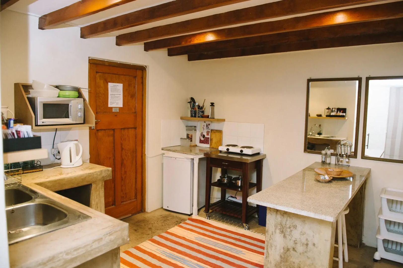 Mackaya Bella Guest House