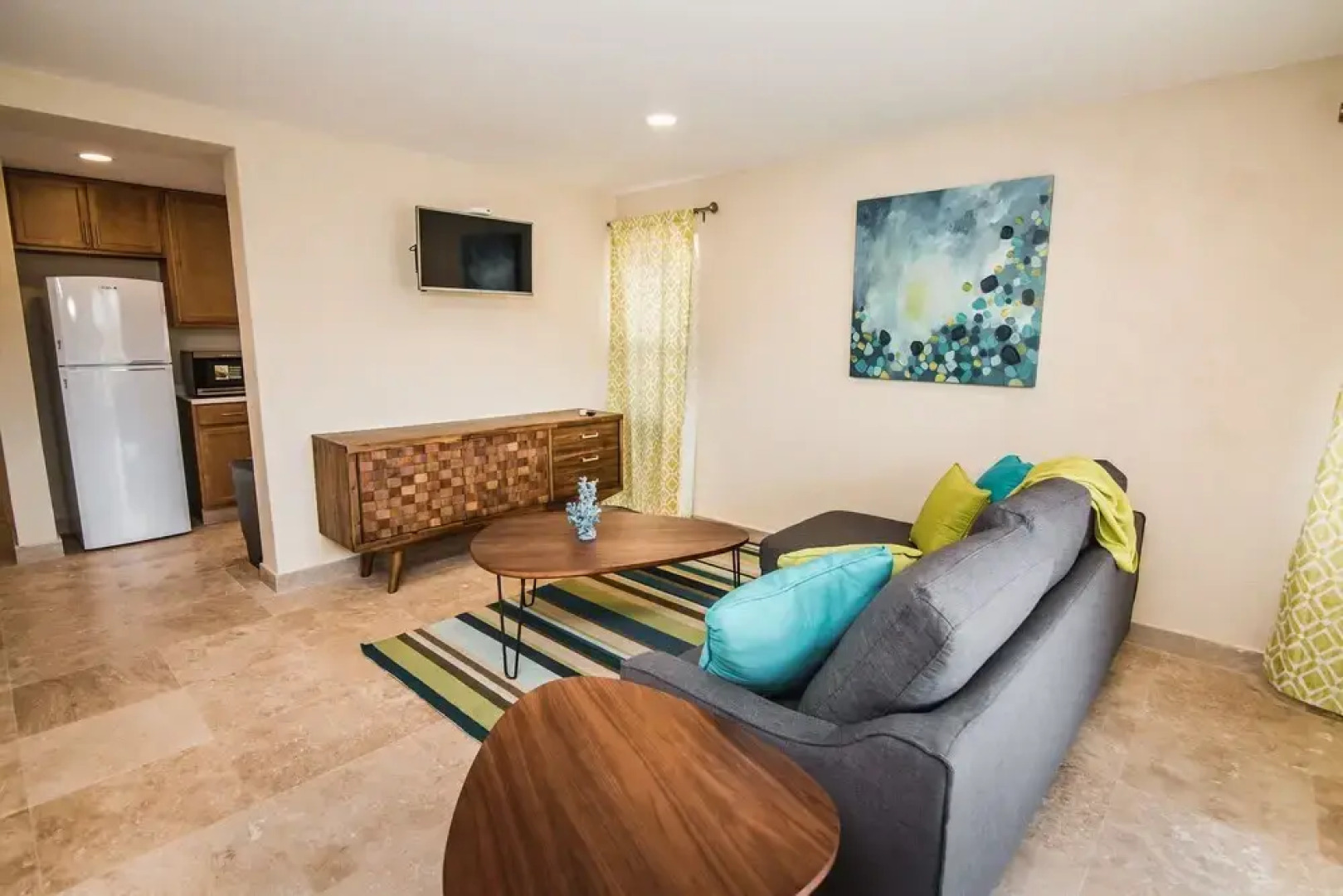 Lighthouse Look Apartments