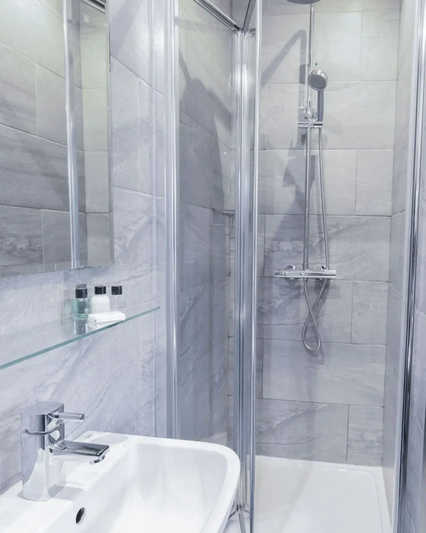 Sinclair's Bar, Lounge & Rooms