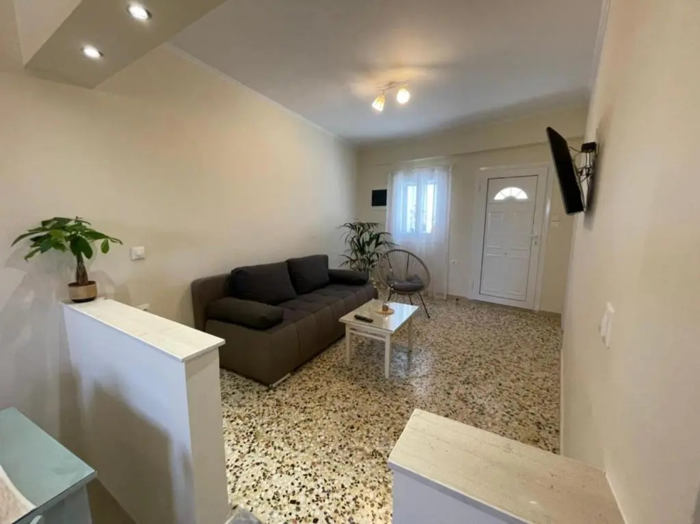 Vatos 2 bedroom apartment