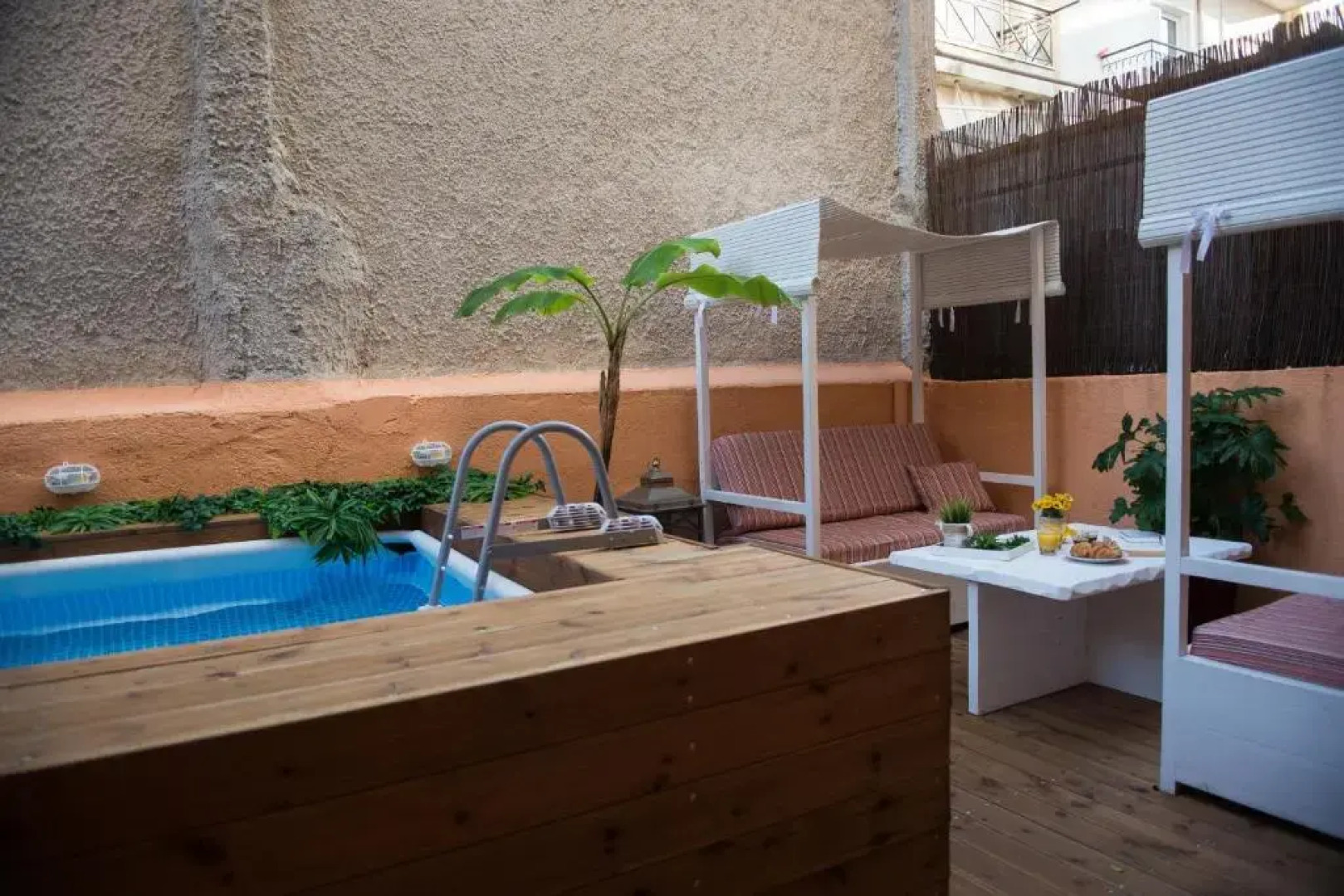 ChrisAndro Apartments