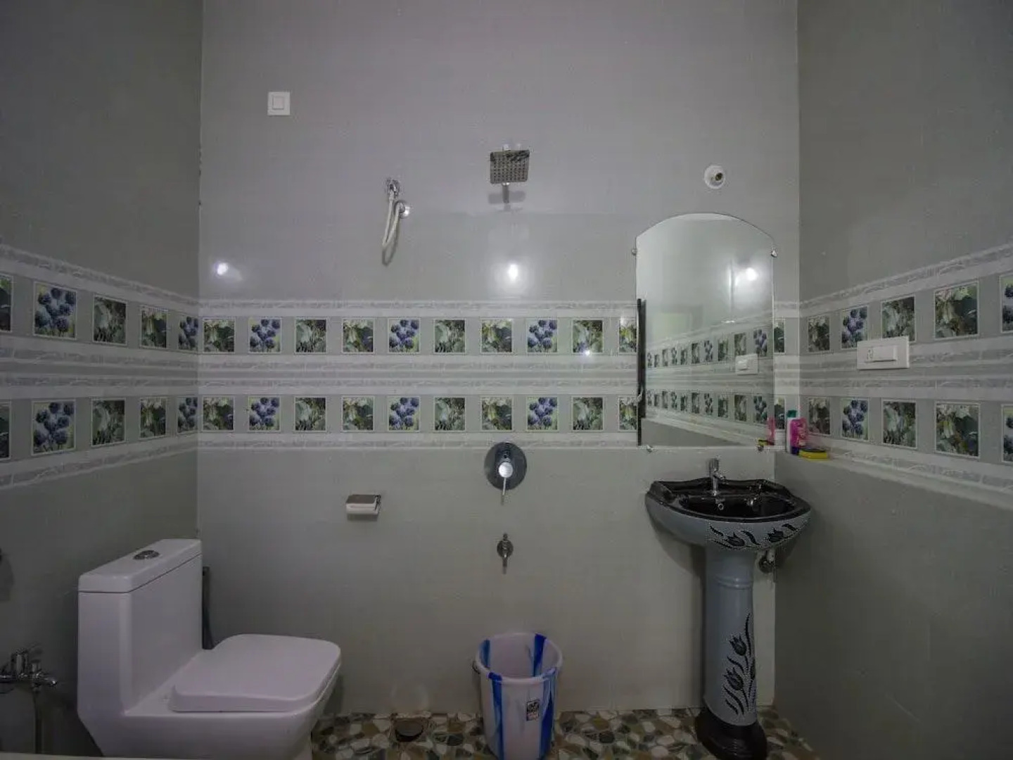 OYO 12852 Home Peaceful 2BHK Ashwem