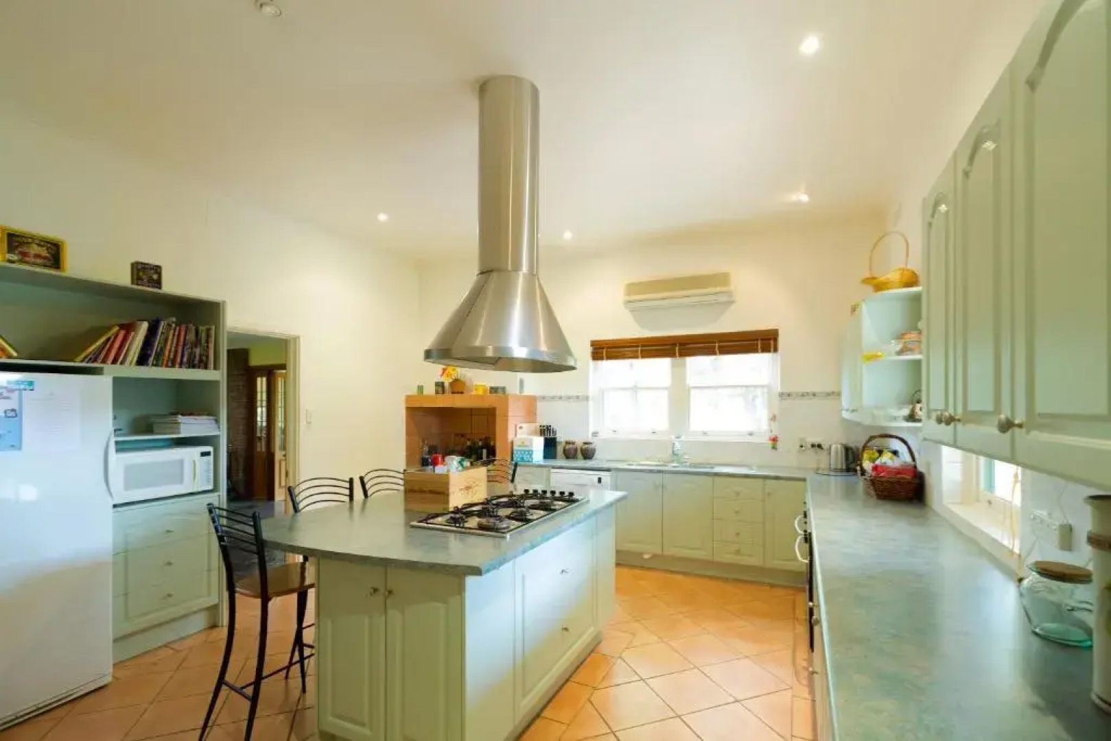 Kraft Vintage House