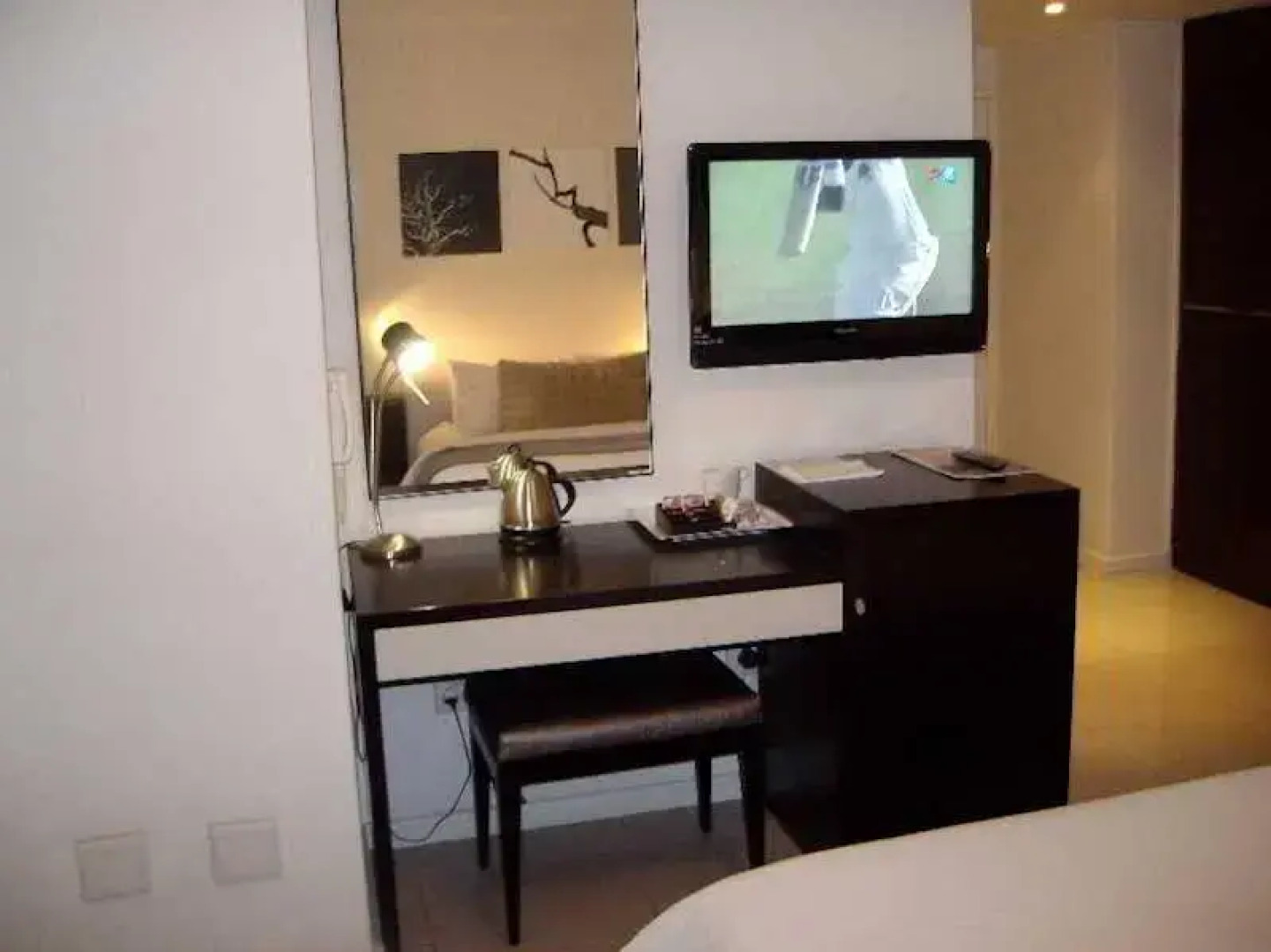 Urban Hip Hotels - The Nicol