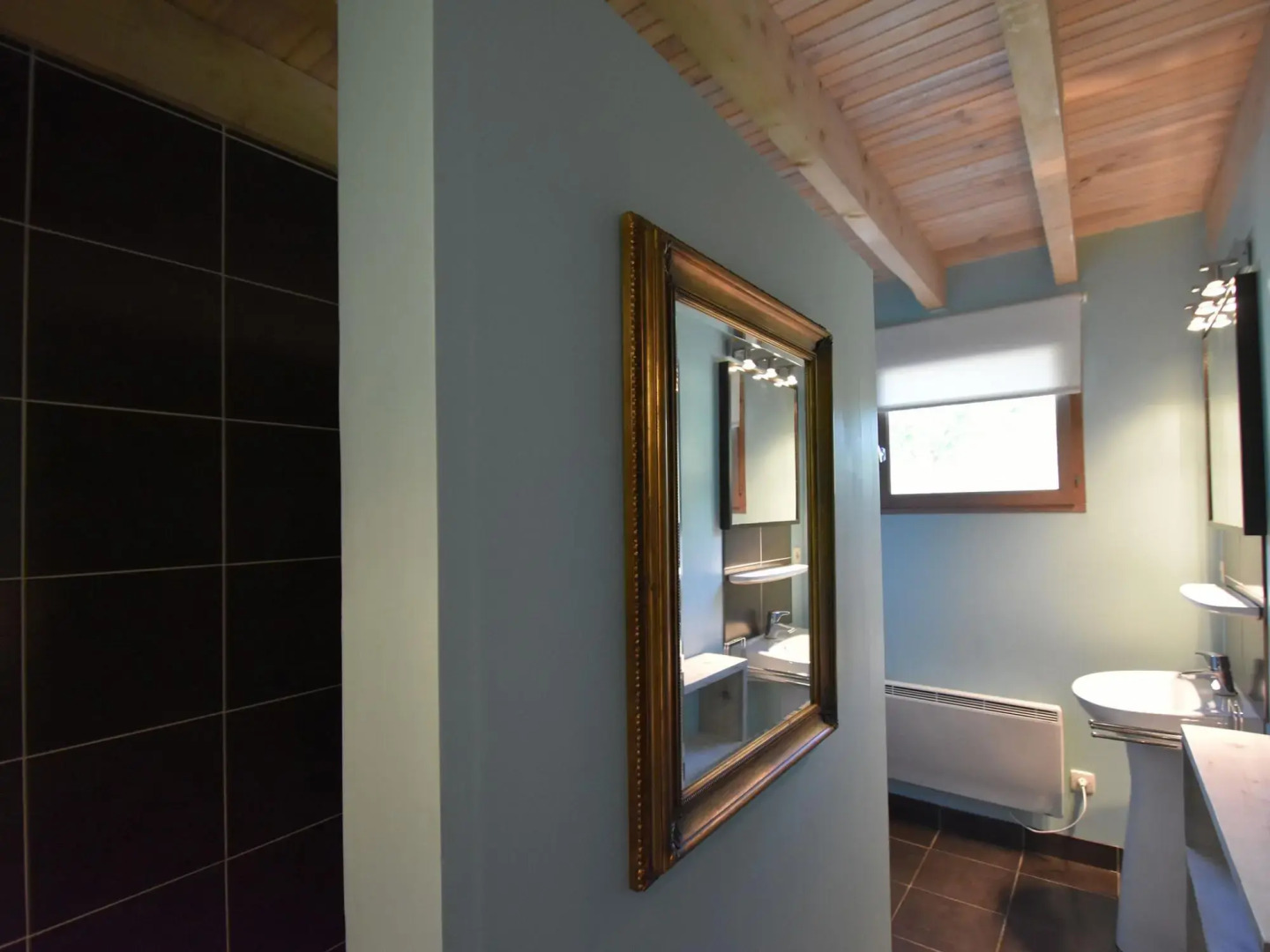 Lush villa in Vélieux with private heated swimming pool