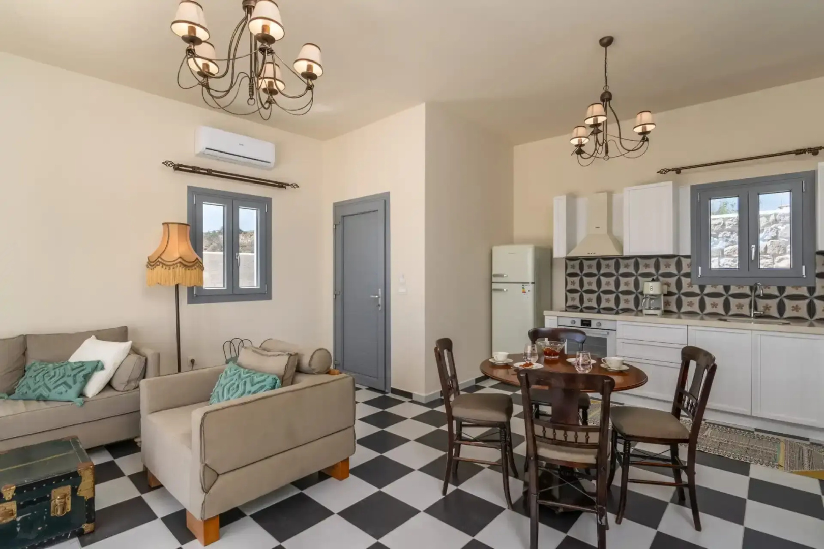 Harites Home Apartments Adamas