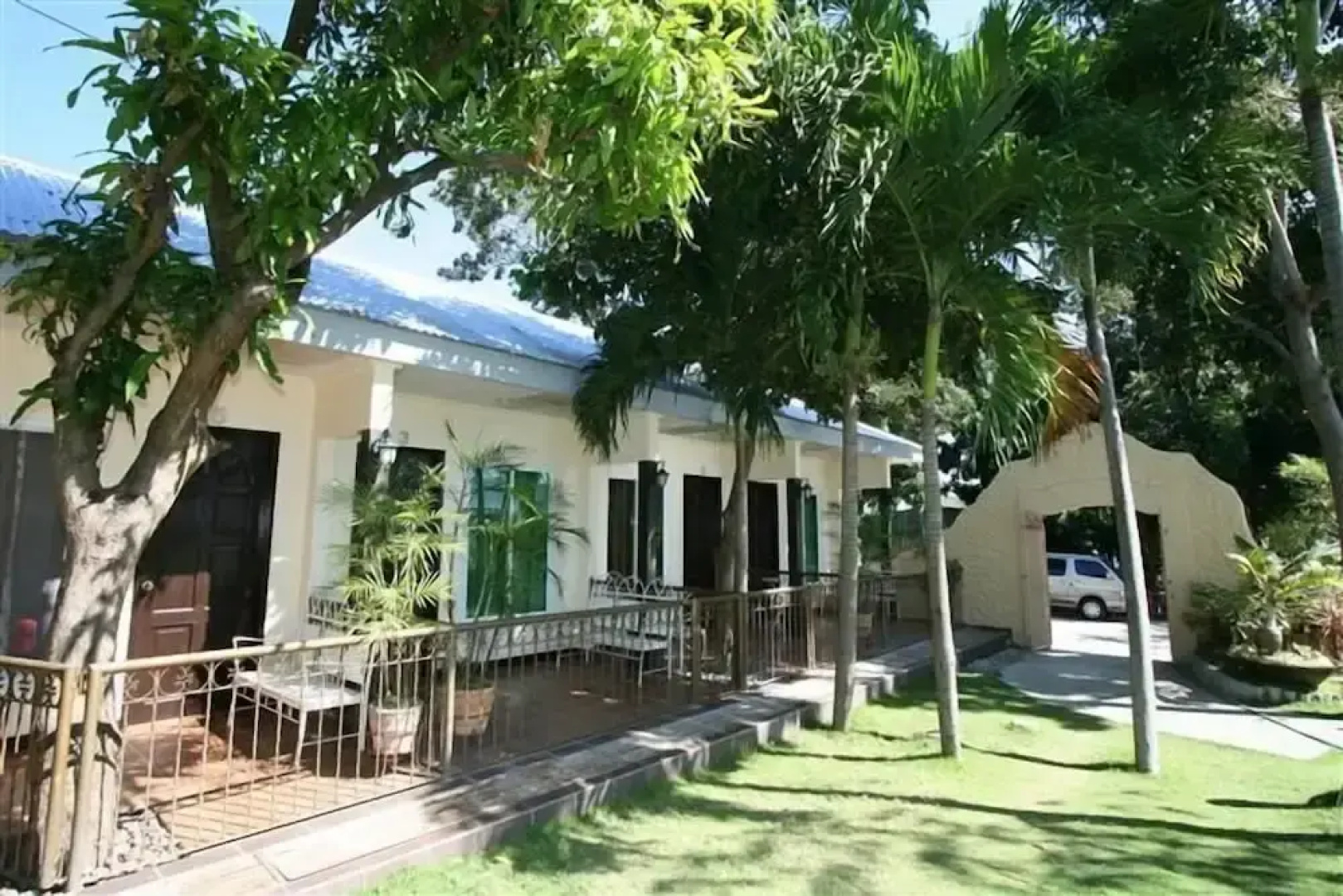 RedDoorz Plus @ Rio Grande de Laoag Resort Hotel Ilocos Norte (Quarantine Hotel)