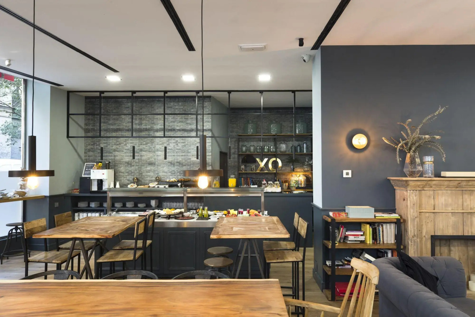 Отель Petit Palace Triball