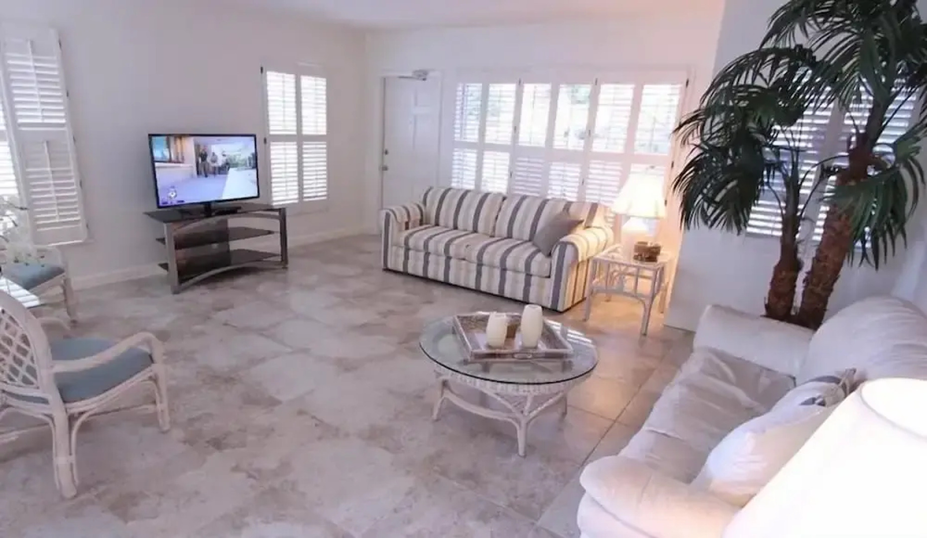 Beachouse Inn & Suites