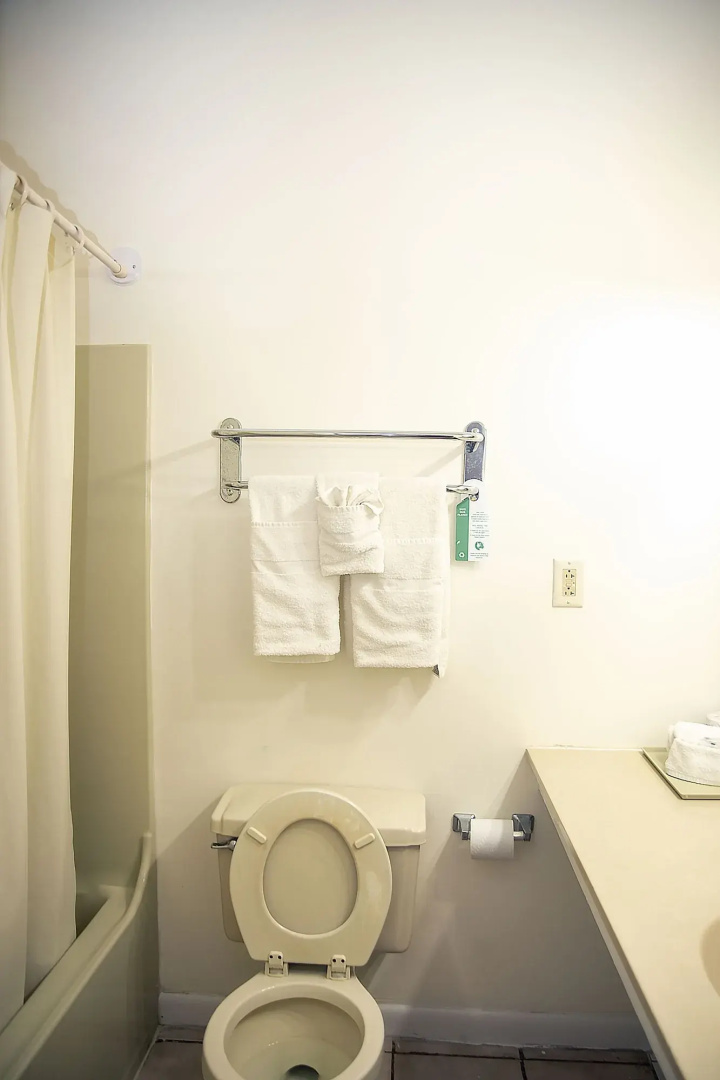 Orange Hill Beach Inn