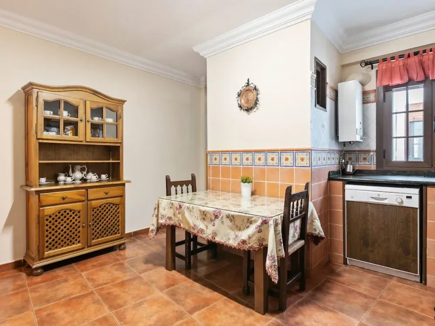 Voguish Holiday Home in Arriate With Terrace