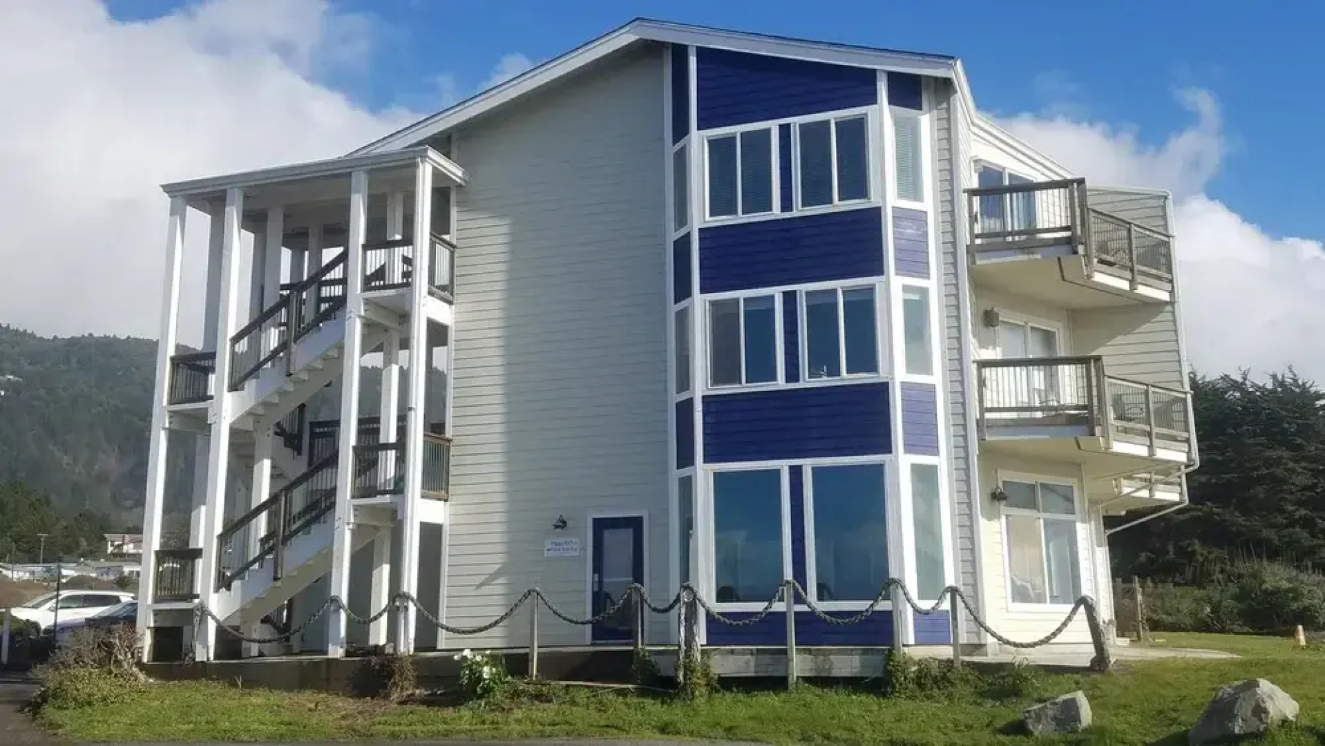 Oceanfront Inn at Shelter Cove