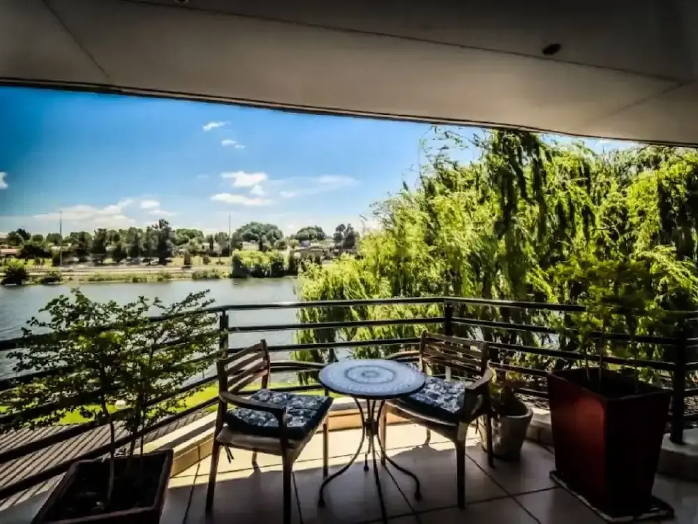 ANEW Hotel & Convention Centre OR Tambo