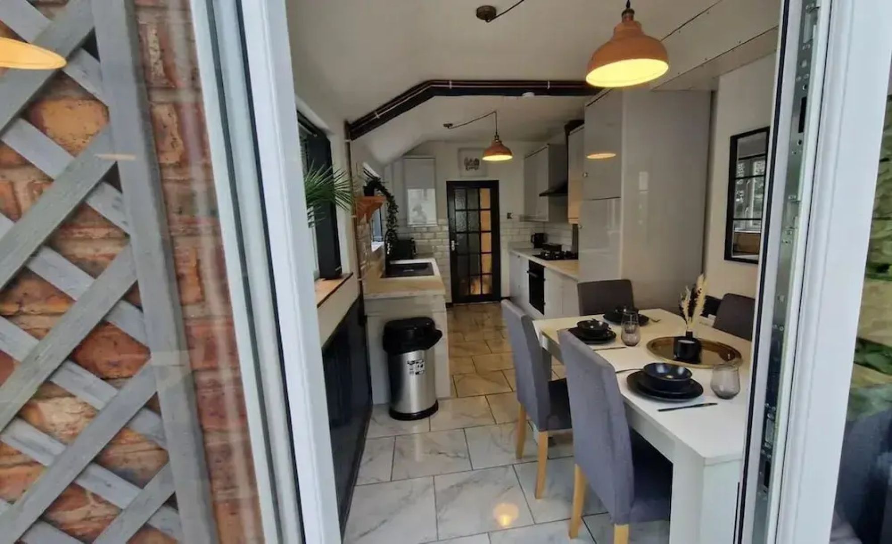 Charming 4-bed House in Wednesbury
