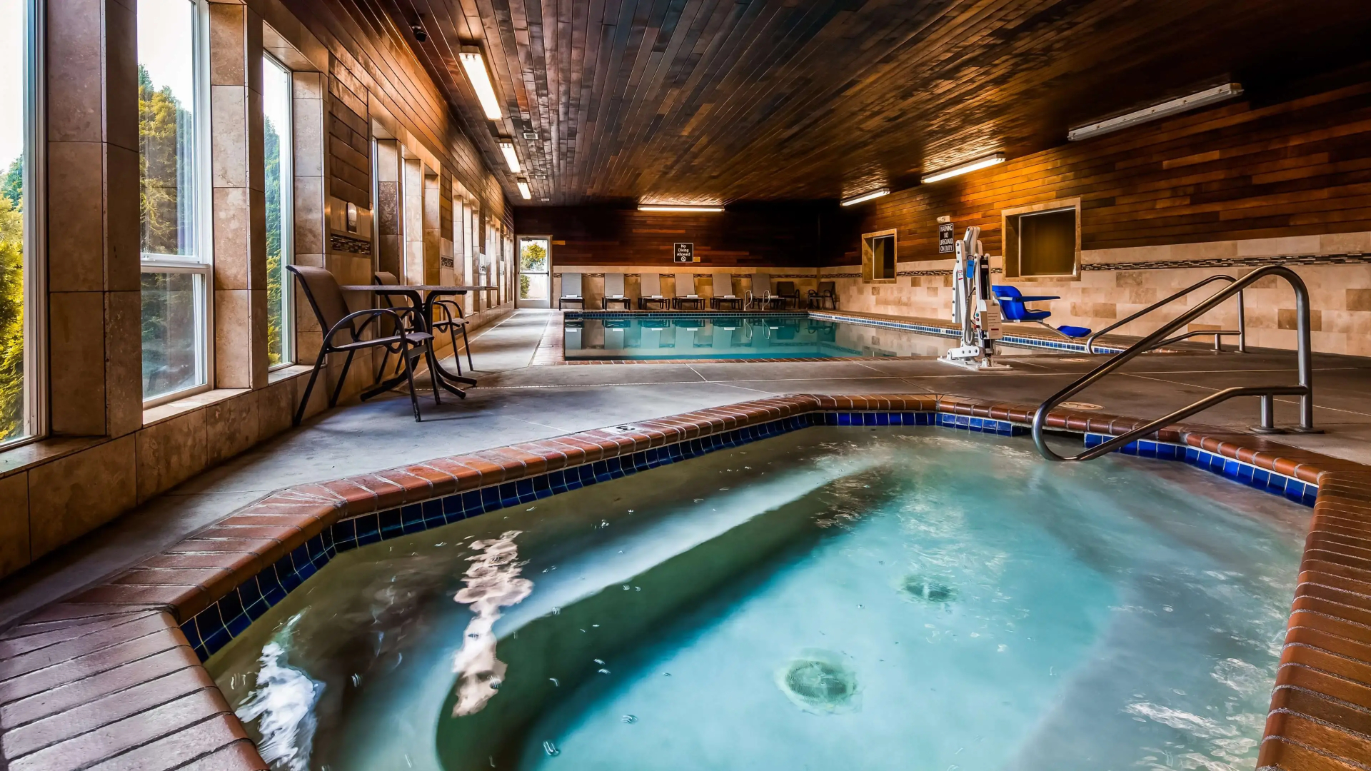 Best Western Plus Landmark Inn