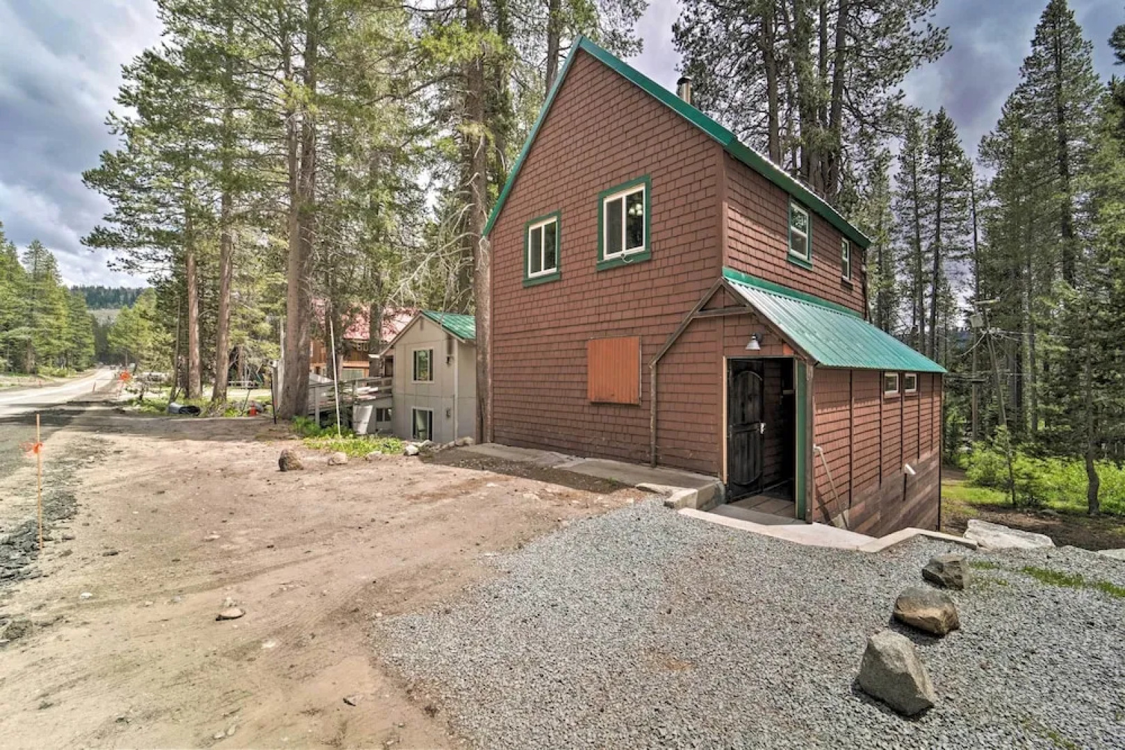 Half-mi to Trails: Rustic Soda Springs Cabin!