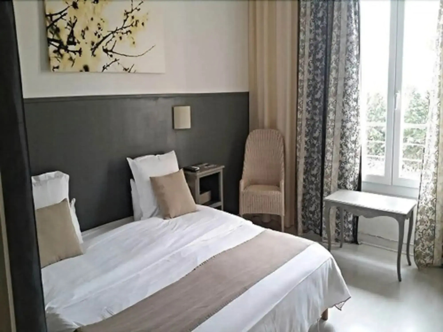 Les Aubuns Country Hôtel