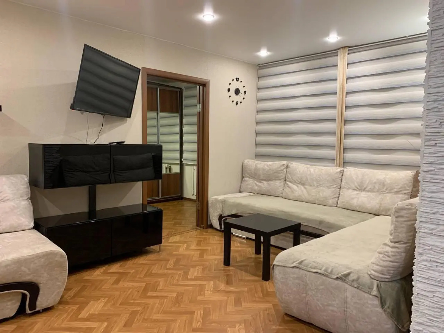 Апартаменты на улице Орджоникидзе 10