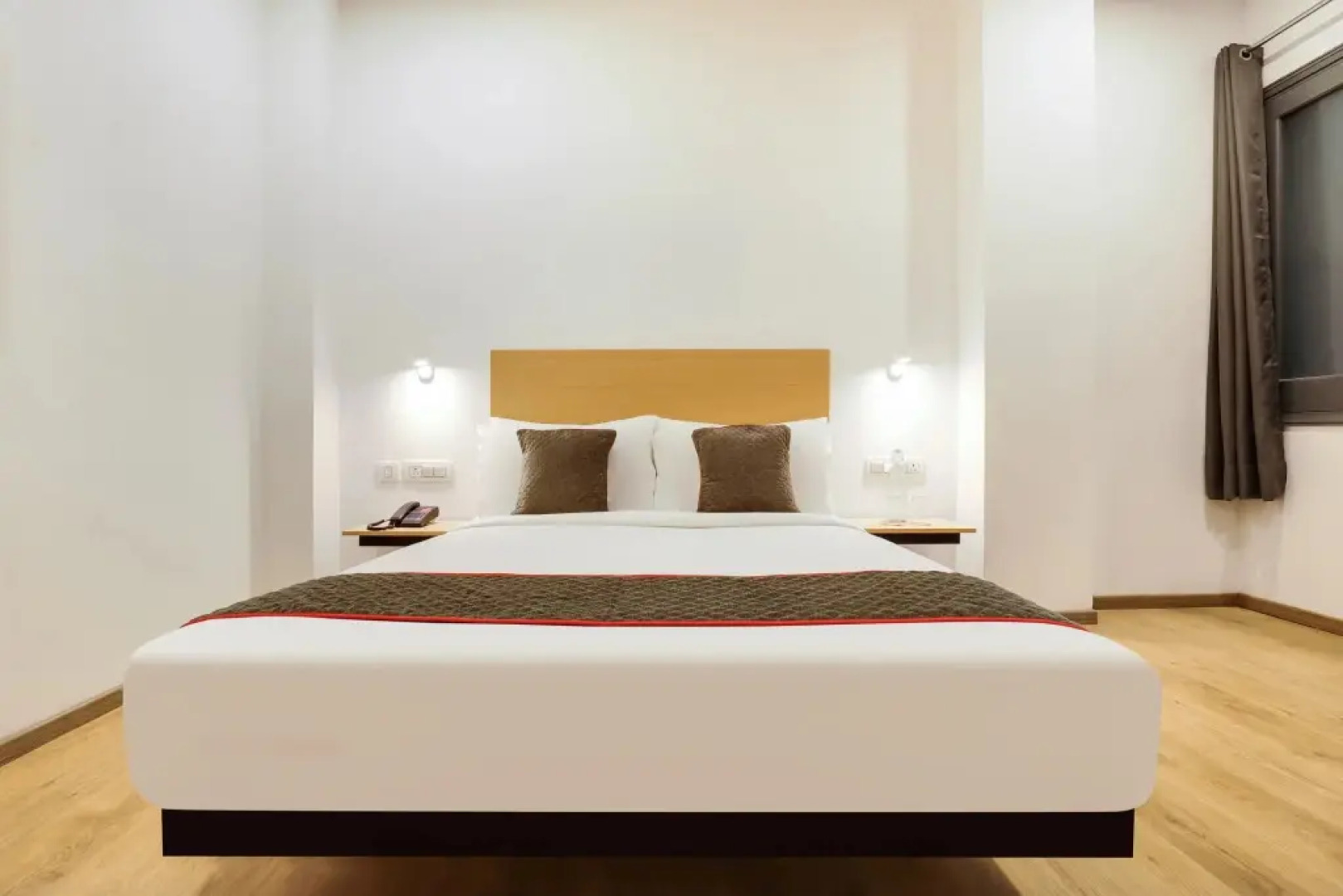 OYO Townhouse 231 Golden Avenue Road